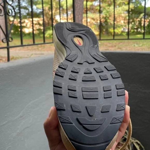 NIKE AIR MAX 97 ultra 17 ,Nike Gold and White Men's Athletic Shoes size 10.5 - Picture 9 of 9